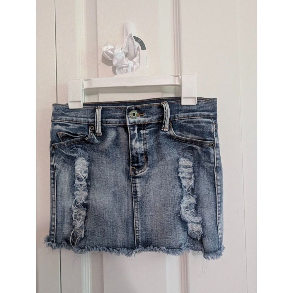 So Nikki very stretchy denim mini skirt distressed 10 Girls